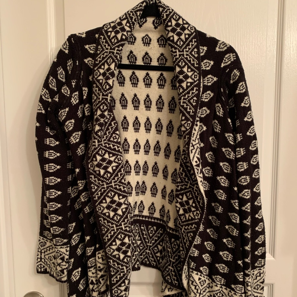 black and white patterned sweater